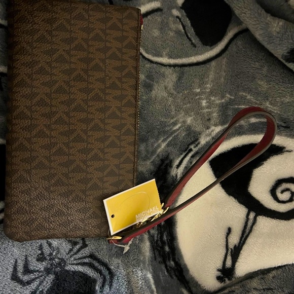 NWT Michael Kors dark brown with red accents and gold hardware wristlet - Picture 2 of 4